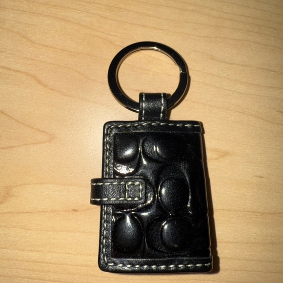 Coach y2k Patent Black Photo Frame Key Holder with Pink Heart Charm - Picture 2 of 3